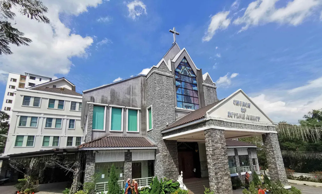 Church_of_the_Divine_Mercy01